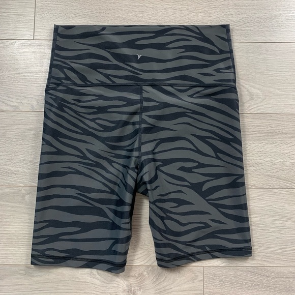 Old Navy High Waisted PowerSoft Biker Shorts - Picture 3 of 9